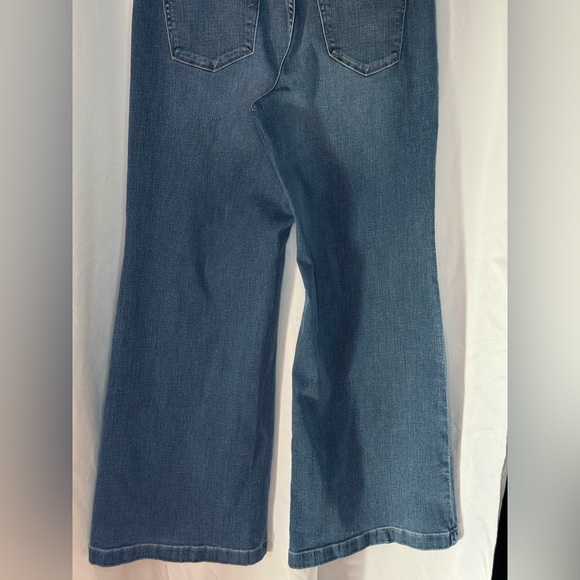 WHBM “Mariner” Wide Leg Jeans – Size 8 | Nautical Chic | Tummy Control Power - Picture 6 of 16
